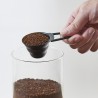 Utilisation de la cuillÃ¨re doseuse pour le cafÃ© de la marque HARIO - Plaine d'ArÃ´mes